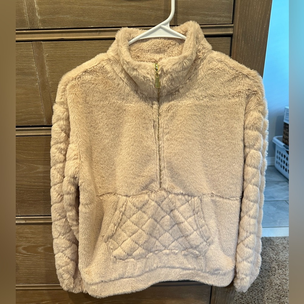 Women’s fleece pullover